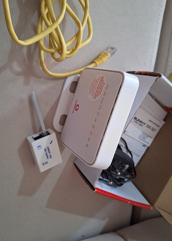 Beyaz Vodafone Modem - Görsel 3