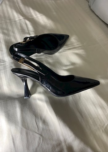 Siyah Rugan Stiletto Tokalı Kadın Topuklu - Görsel 2