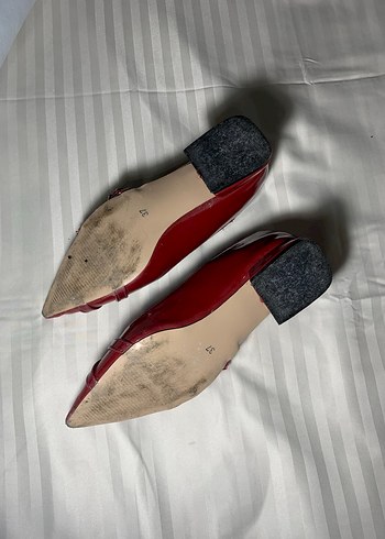 Kırmızı Tokalı İnce Topuklu Kadın Ayakkabı - Görsel 3