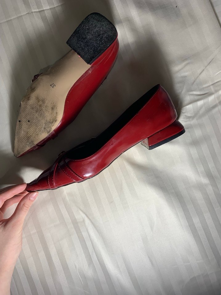 Kırmızı Tokalı İnce Topuklu Kadın Ayakkabı - Görsel 4