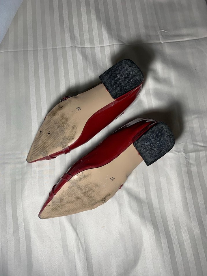 Kırmızı Tokalı İnce Topuklu Kadın Ayakkabı - Görsel 3