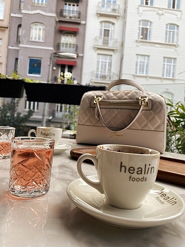 Guess kırık beyaz çanta