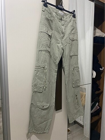 Stradivarius haki kargo pantolon