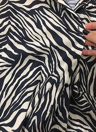 Trendyol & Milla Zebra desenli gömlek