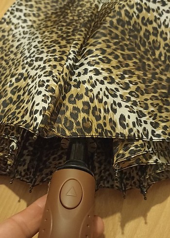 Kadın Kırmızı Pileli Ekose Şemsiye - Görsel 2