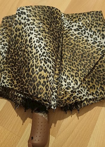 Kadın Kırmızı Pileli Ekose Şemsiye - Görsel 3