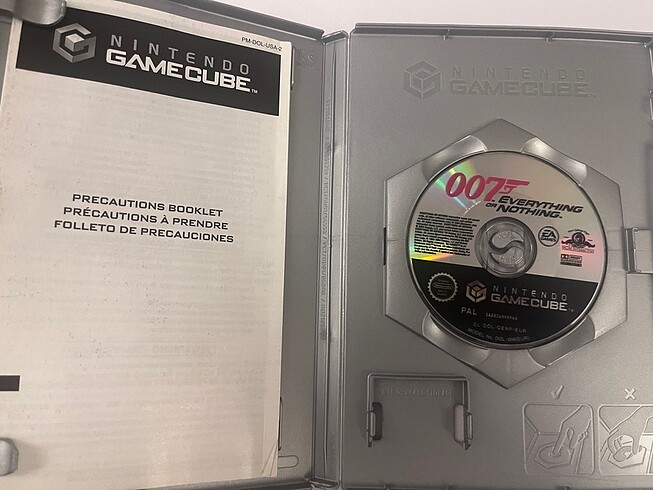 GAMECUBE , 007 EVERYTHING FOR NOTHING - Görsel 4