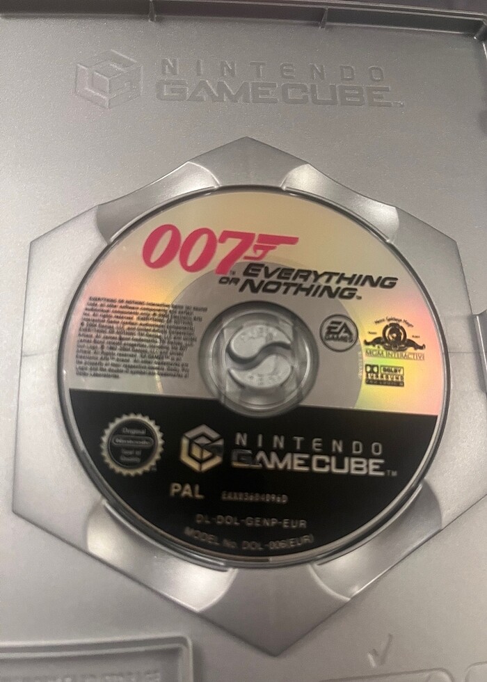 GAMECUBE , 007 EVERYTHING FOR NOTHING - Görsel 2