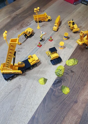  19 parça Oyuncak İnşaat Araçları Seti