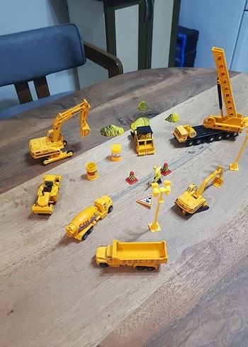  Beden Renk 19 parça Oyuncak İnşaat Araçları Seti