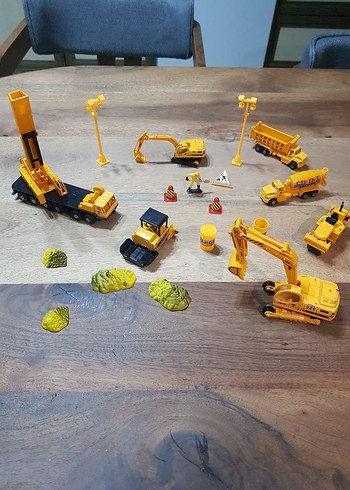 19 parça Oyuncak İnşaat Araçları Seti
