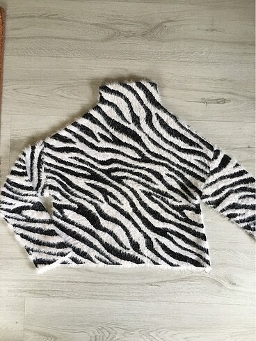 Siyah beyaz zebra peluş kazak