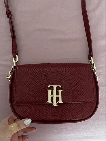 Tommy hilfiger çanta