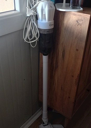 Kiwi KVC-4108 Beyaz Dikey Elektrikli Süpürge - Görsel 2