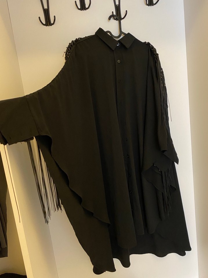 Püsküllü Siyah Uzun Kollu Tunik panço - Görsel 3