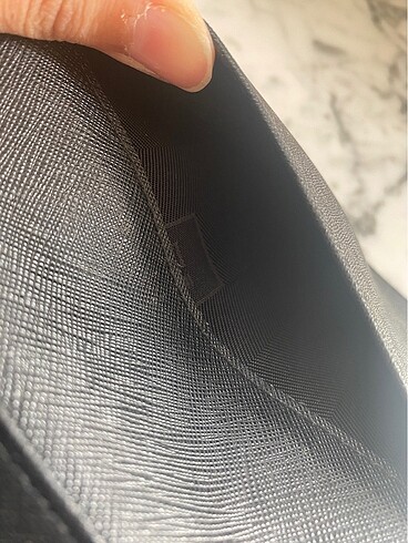 Armani Collezioni - Deri Pasaportluk - Görsel 5