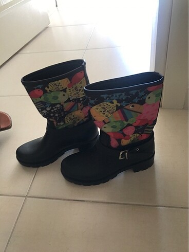 Zara Yagmur Botu