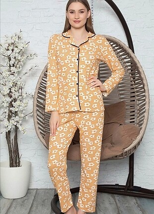 Düğmeli kadın pijama takımı 