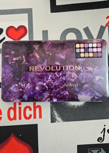 Revolution Crystal Aura Forever Flawless Amethyst Far Paleti