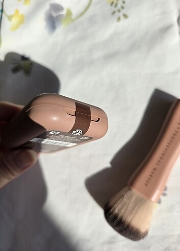 NYX NYX Buttermelt Bronzer 03 Deserve Butta