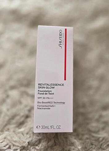 Shiseido Skin Glow Fondöten 110 Alabaster 