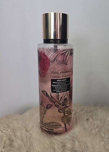 Victoria s Secret Victoria's Secret Berry Magnolia Body Mist