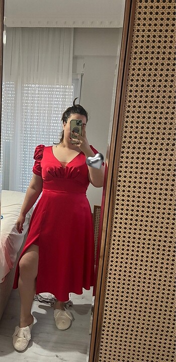 Kırmızı saten abiye