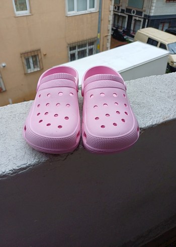 Crocs 39