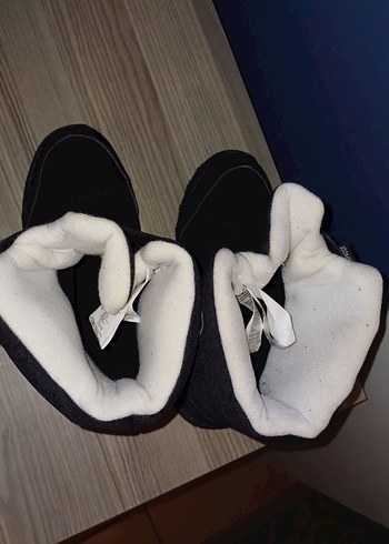 36 Beden Siyah Erkek Çocuk Polar Botları
