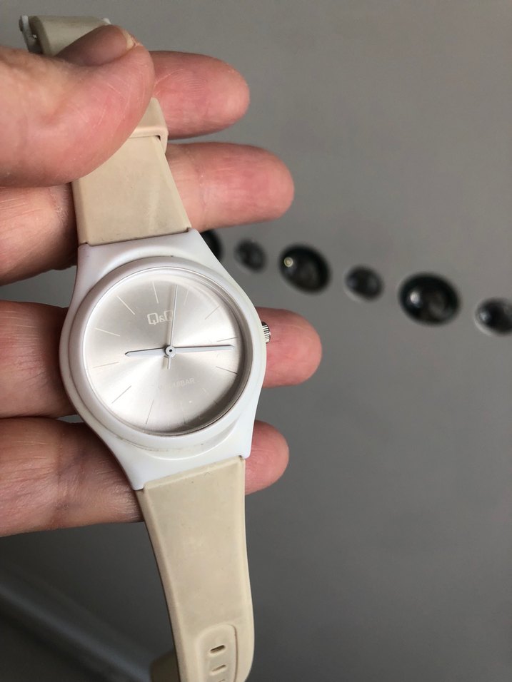 Minimalist Beyaz Kadın Kol Saati - Görsel 3