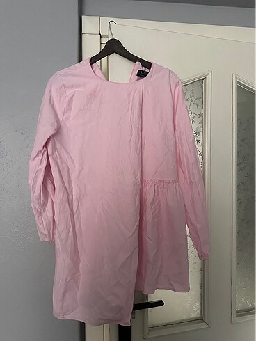 Pembe gömlek