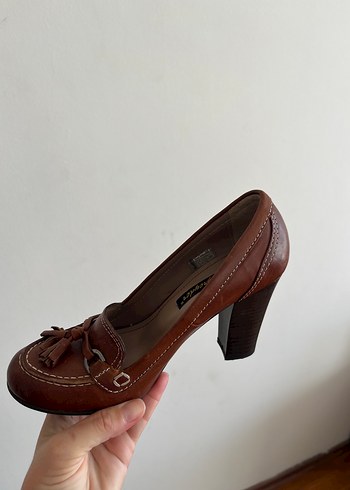 Kahverengi Deri Tokalı Kadın Dolgu Topuk Ayakkabı - Görsel 3