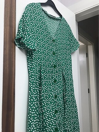 s Beden Yeşil Desenli Elbise