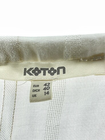 42 Beden beyaz Renk Koton Bluz %70 İndirimli.