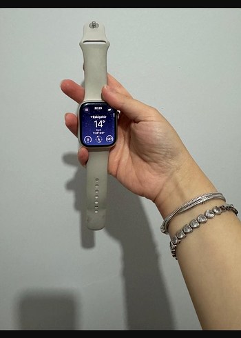 Apple Watch Beyaz Akıllı Saat Hafif Tasarım