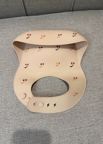 Mushie Silikon Önlük - Kiraz Desenli - Görsel 3