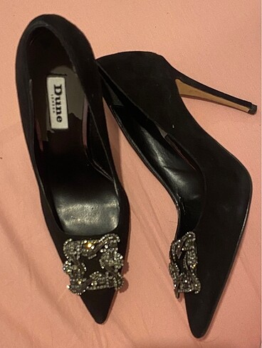 Taşlı stiletto