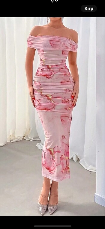 Pembe elbise