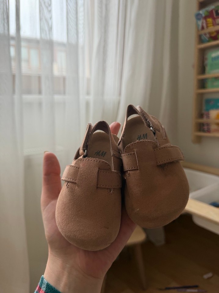 Çocuk Süet Toka Detaylı Kahverengi Terlik - Görsel 2