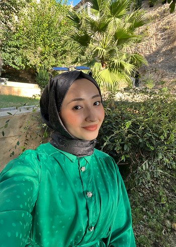 Yeşil saten gömlek - Görsel 5