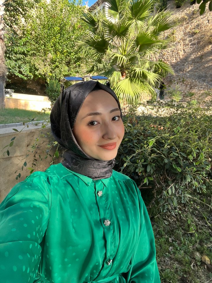 Yeşil saten gömlek - Görsel 5