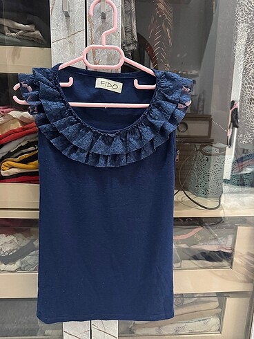 Önü güpürlü bluz
