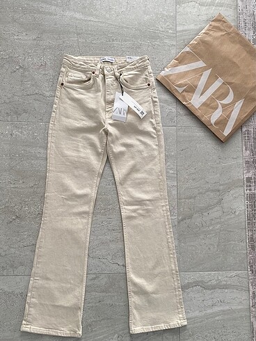 ZARA FLARE JEAN