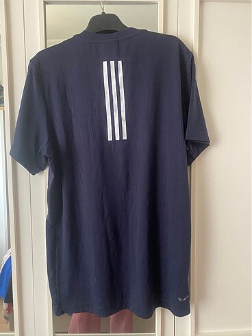 m Beden Adidas Orijinal tişört
