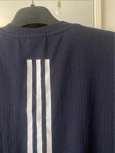 m Beden lacivert Renk Adidas Orijinal tişört