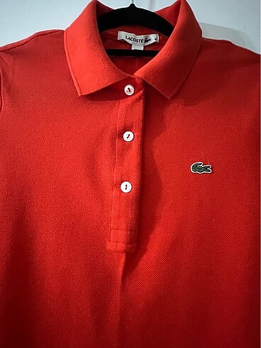 Lacoste bayan tişört .