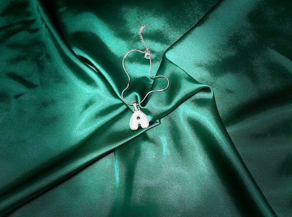 Payetli A Harfli Midi Kadın Kolye - Görsel 2