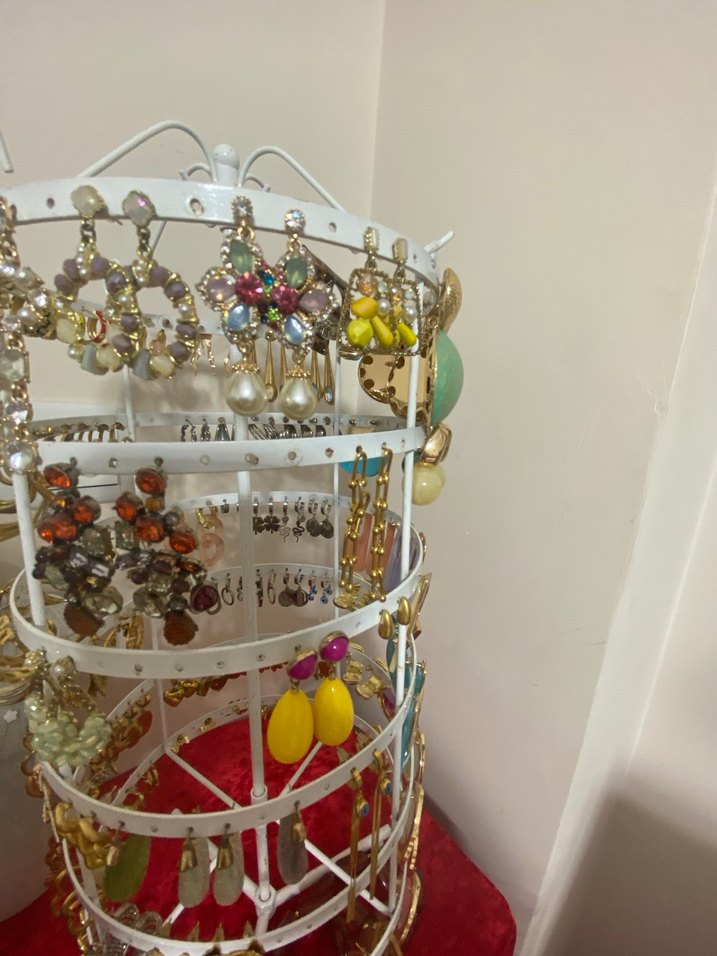 Uzun Beyaz Boncuklu Bohem Küpeler - Görsel 2