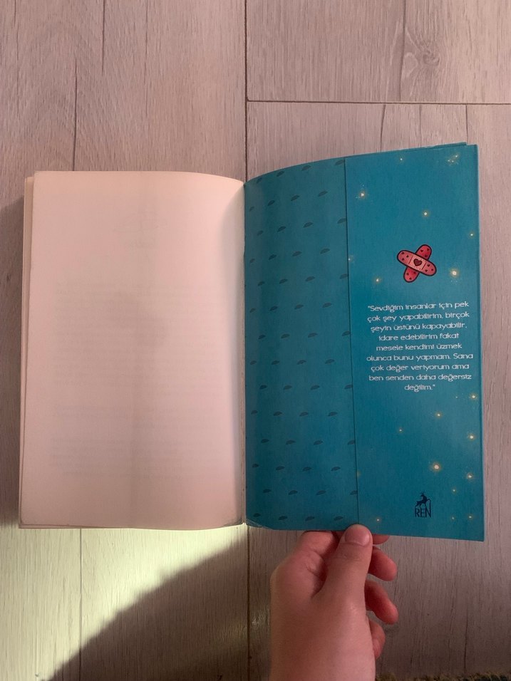 Sarı Puantiyeli Şemsiye - Betül Güçlü - Görsel 5