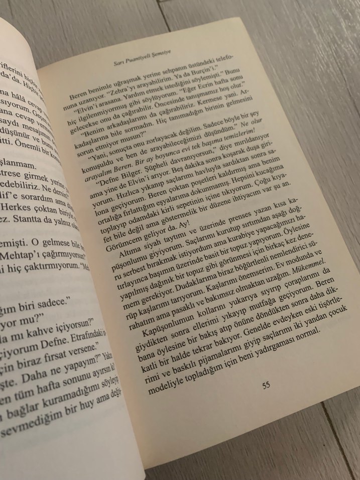 Sarı Puantiyeli Şemsiye - Betül Güçlü - Görsel 3